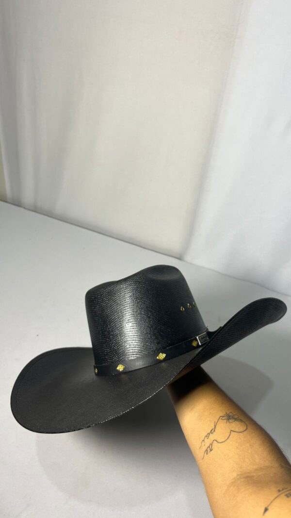 CHAPEU 724 SOBERANO BLACKOUT - MDL